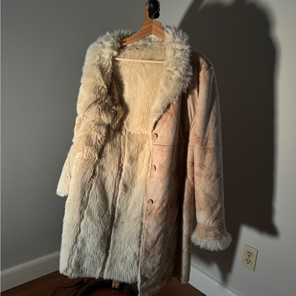 Vintage Tan Shearling Coat - Picture 3 of 9